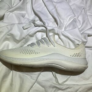 Crocs all white women’s LiteRide 360